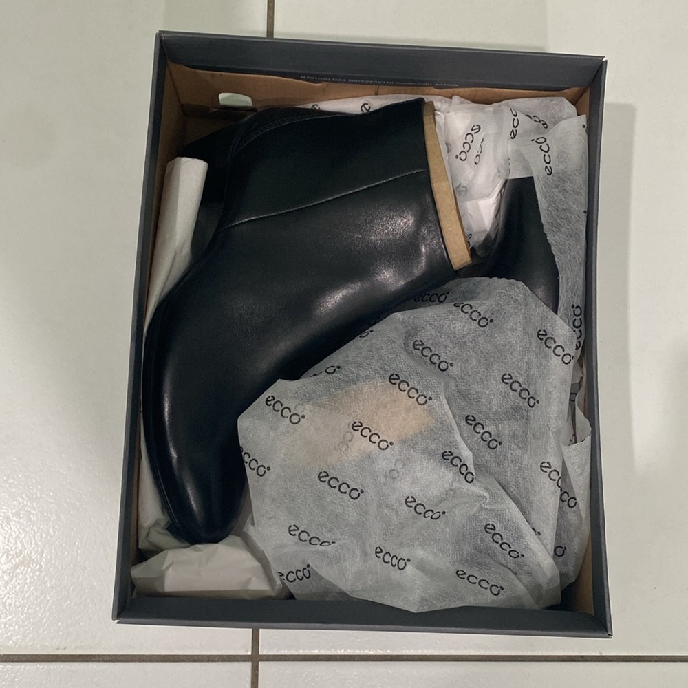 Women’s New ECCO Ankle Booties - Picture 6 of 7